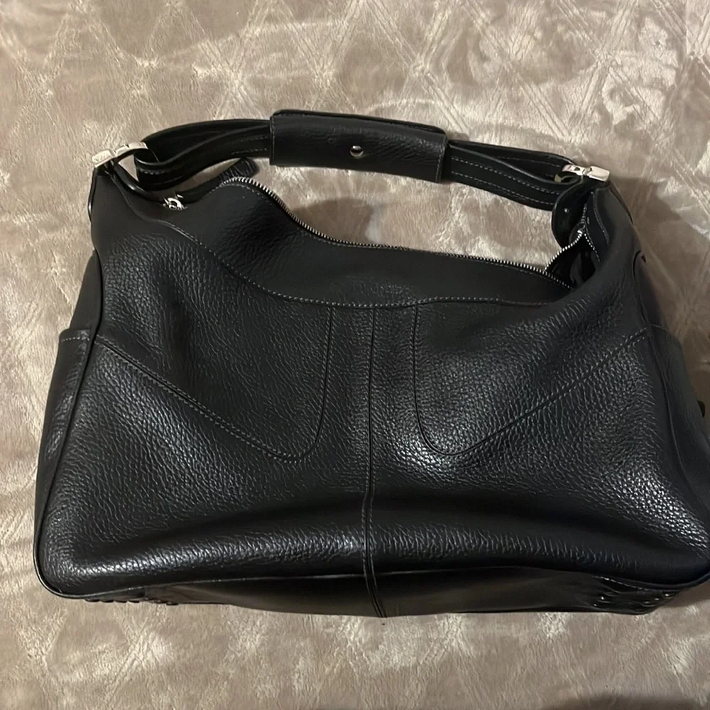 Tod's Black Leather Shoulder Bag - Picture 2 of 11